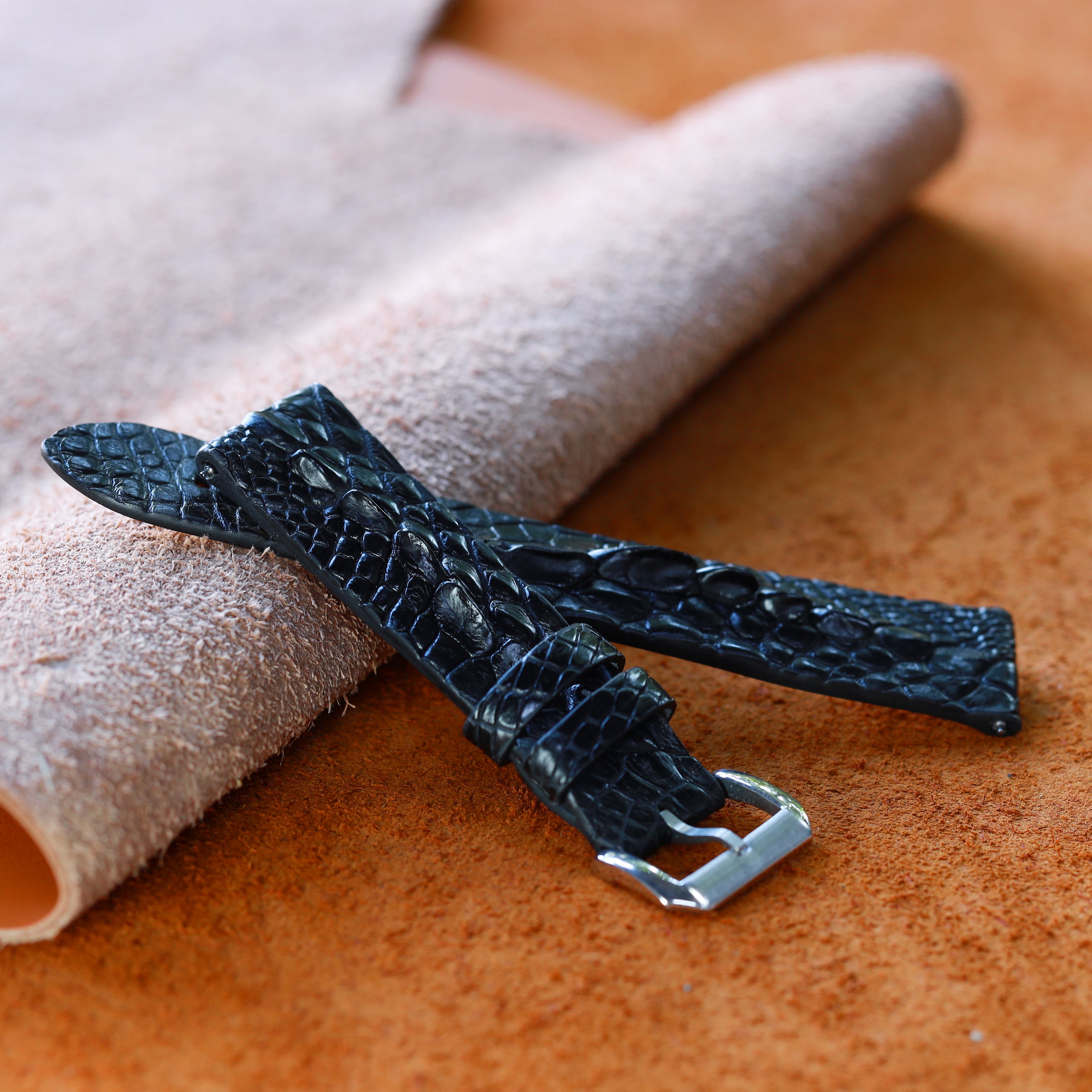 Black Horned Alligator Leg Stitchless Strap