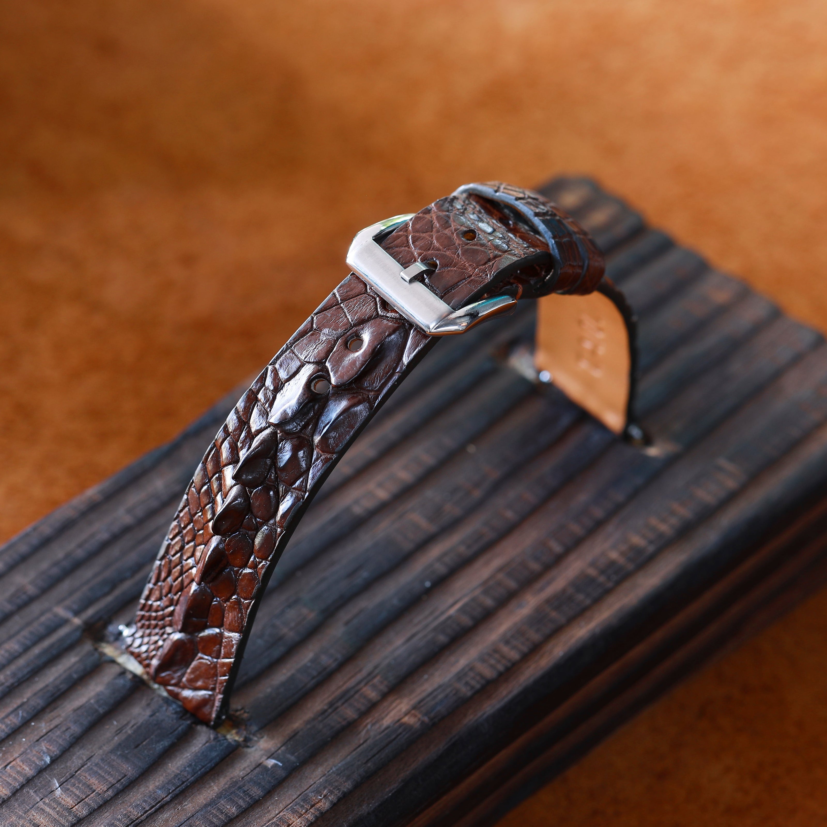 Brown Horned Alligator Leg Stitchless Strap