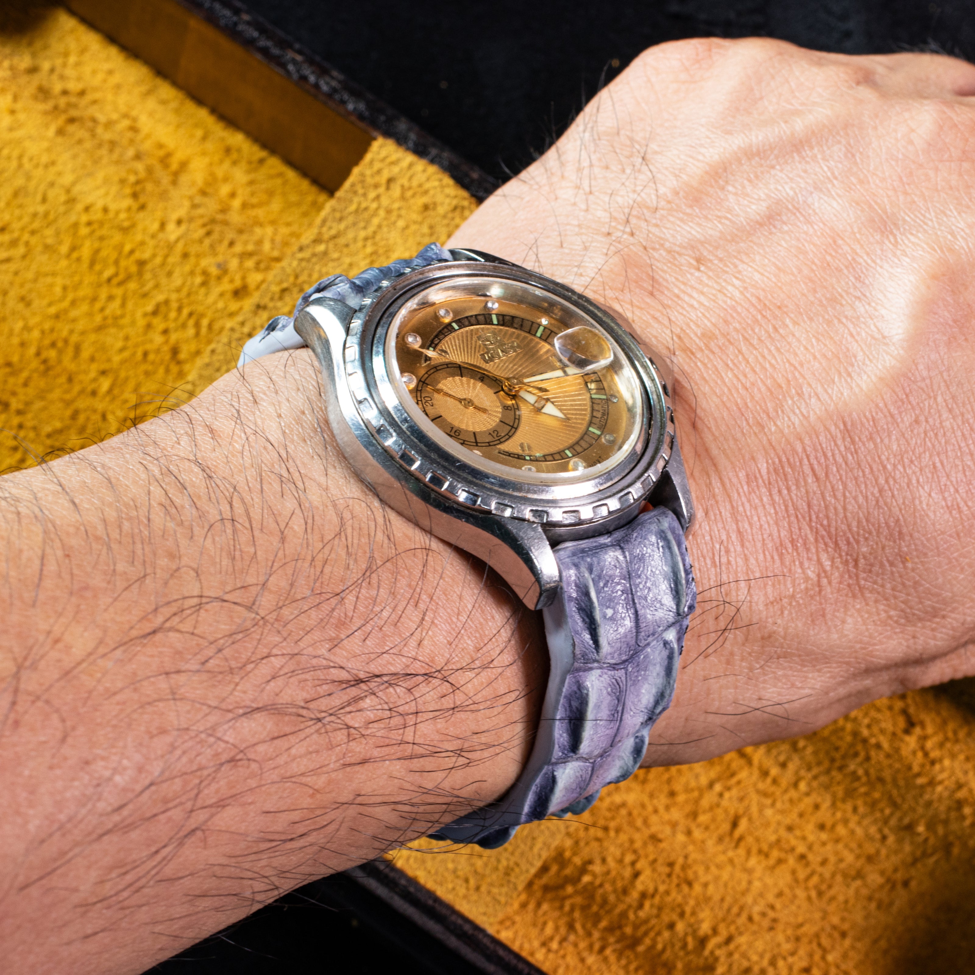 Blue Grey Patina Double Hornback Alligator Strap