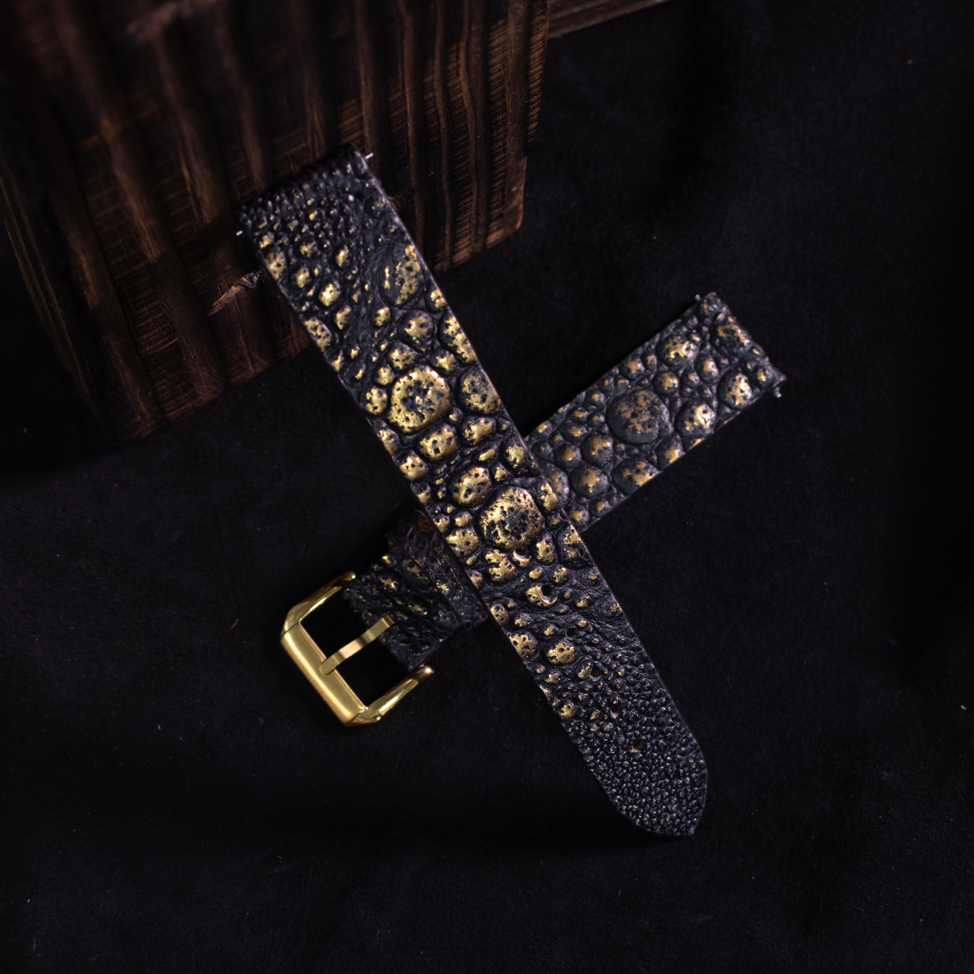 Gold Quill Black Toad Leather Stitchless Strap