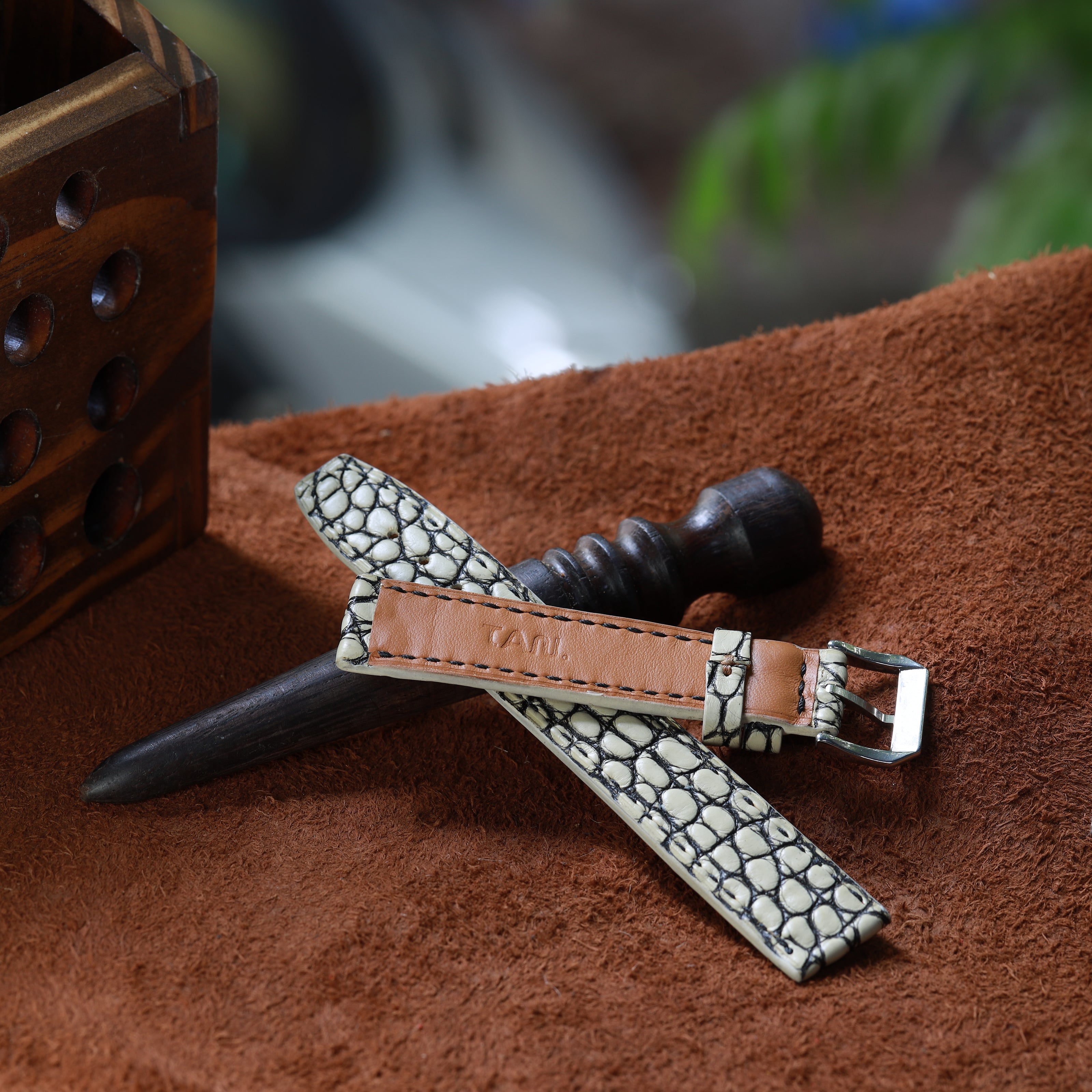 Handcrafted Crocodile Leather Watch Strap with Zermatt Lining (Pointed Tip) by Tan