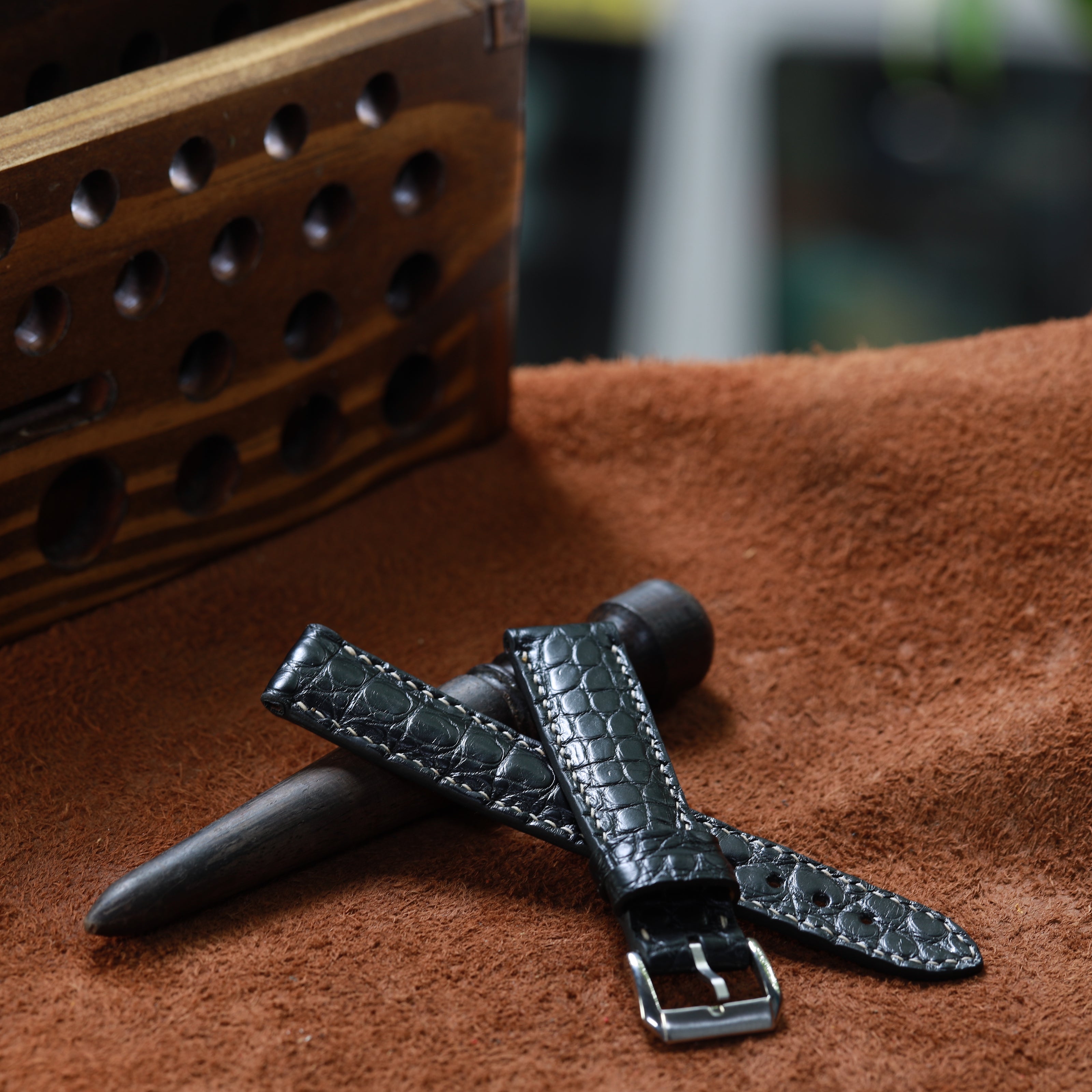 Handcrafted Crocodile Leather Watch Strap with Zermatt Lining (Pointed Tip) by Tan